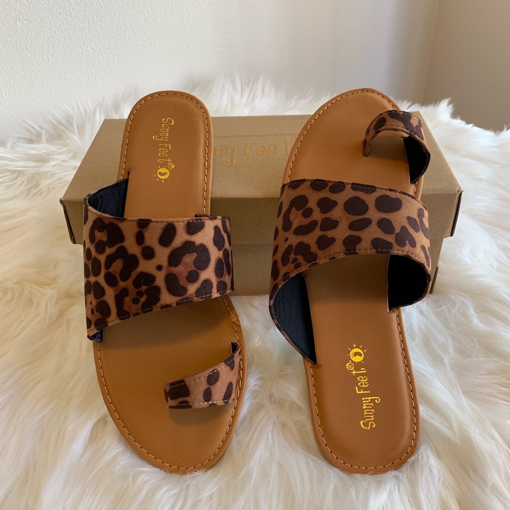 (NIB)🌸Sunny Feet Leopard Sandals - Picture 4 of 4